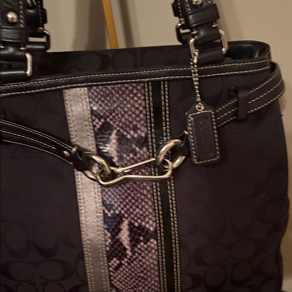 Coach Hampton signature canvas/python/leather carryall E0951-F13993 and wristlet - Picture 2 of 16